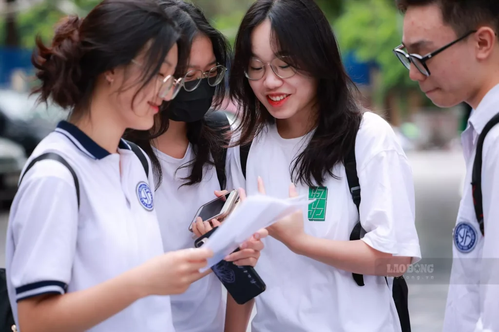 thí sinh tham dự kỳ thi tốt nghiệp trung học phổ thông